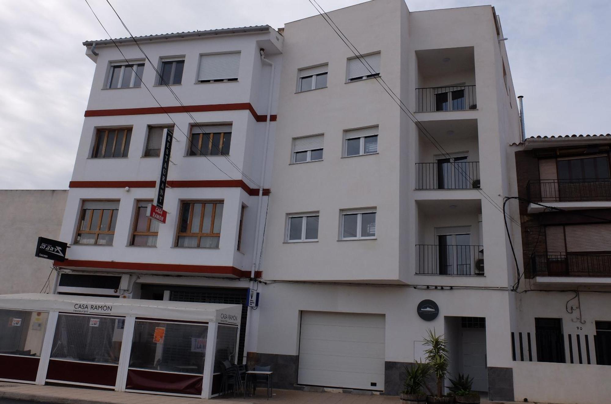 Gegant De Pedra Apartaments Adzaneta Экстерьер фото