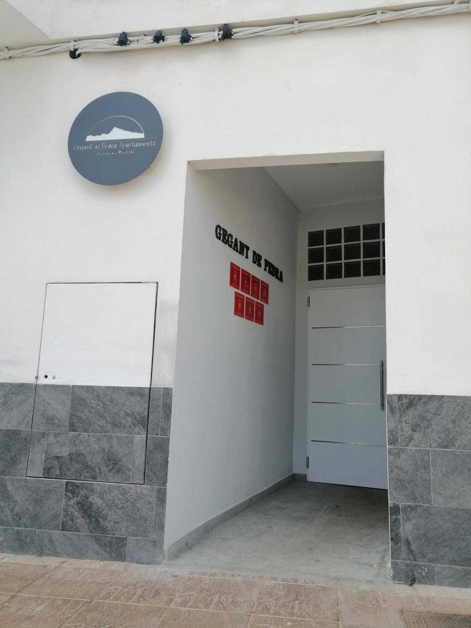 Gegant De Pedra Apartaments Adzaneta Экстерьер фото