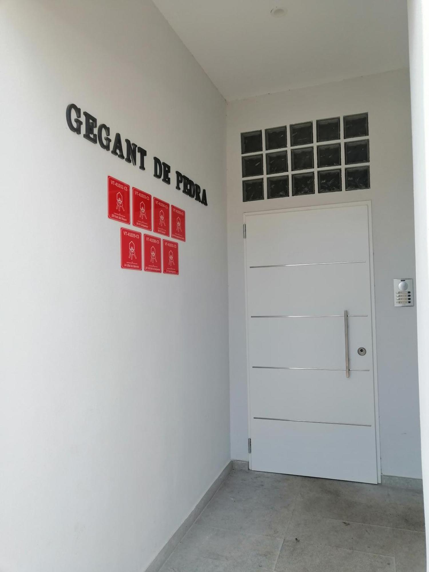 Gegant De Pedra Apartaments Adzaneta Экстерьер фото